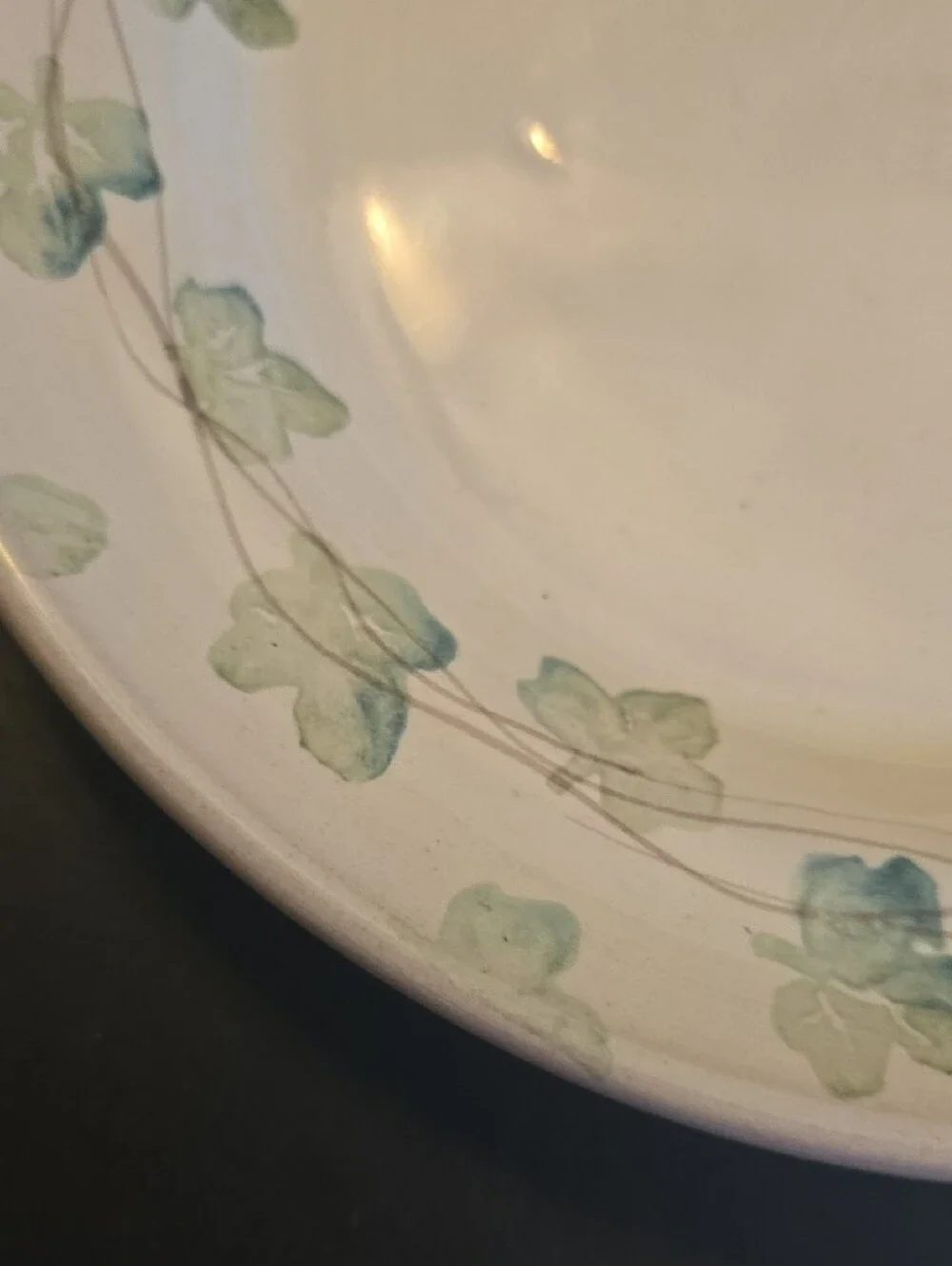Hand Painted Ivy Leaf Ceramic Dinner Plate - Soft Green Made In Italy